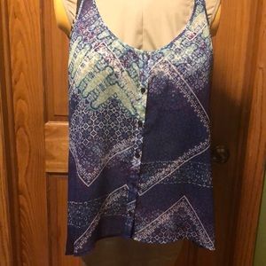 Maurice’s XL tank sheer button with details